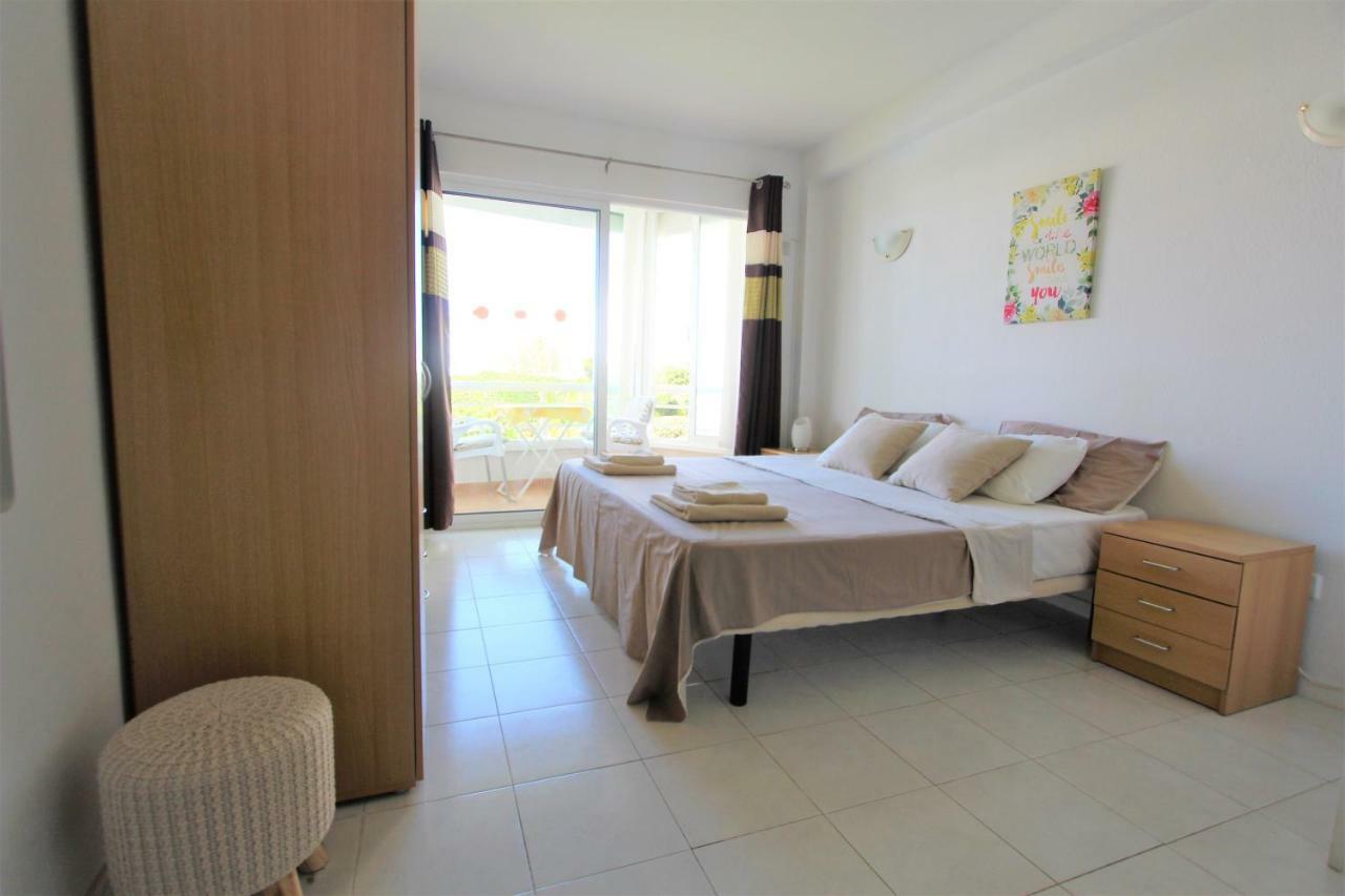 Apartamentos Los Cisnes - 2º Linea De Playa - Perfecta Ubicacion เบนัลมาเดนา ภายนอก รูปภาพ