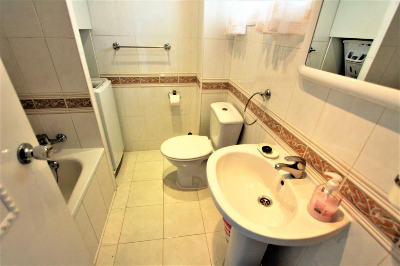 Apartamentos Los Cisnes - 2º Linea De Playa - Perfecta Ubicacion เบนัลมาเดนา ภายนอก รูปภาพ
